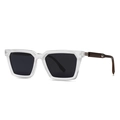 Lunettes de soleil rectangulaires modernes avec monture blanc mat et branches en bois foncé - Transparent Noir Gris