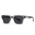 Lunettes de soleil papillon carrées avec monture grise translucide et détails d'étoiles - Monture Grise Transparente Lentilles Noir-Gris