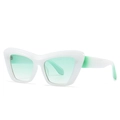 Cat-Eye-Sonnenbrille mit weißem Rahmen und grünen Verlaufsgläsern im modernen Retrostil - Weißer Rahmen Grüne Gläser (C4)
