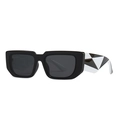 Lunettes de soleil œil-de-chat modernes avec monture noire et branches 3D - Noir Blanc Noir Gris (C1)