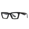Gafas de sol rectangulares modernas con montura negra gruesa en un ángulo de 45 grados - Montura Negra Lentes Transparentes