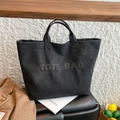 Borsa tote nera in PU opaco con lettere borchiate argento e grande capienza - Nero