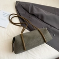 Sac cylindre en cuir texturé vert olive avec détails métalliques dorés chic - Vert Sans Pendentif