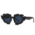 Retro oversized square sunglasses with black petal-shaped frame and blue lenses - Black (Black Gray Lens)