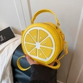 Borsa a tracolla creativa a forma di limone in ecopelle gialla con design a fette - Giallo