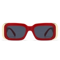 Lunettes de soleil rétro rectangulaires œil de chat rouges avec décor en métal doré - Monture Rouge Verres Gris