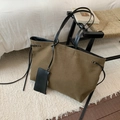 Bolso tote de lona verde oliva con asas de cuero negro y estuche pequeño con cremallera - Marrón