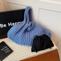 Bolso tote de punto azul con rayas verticales y juego de bolsa interior con cordón - Azul