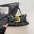 Schwarze Falten-Cloud-Tasche mit goldener Schnalle und edler Metallkette - Schwarz