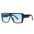 Oversized vierkante zonnebril met zwart montuur en blauwe gradiënt glazen - Zwart Blauw Thee