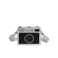 Dettaglio borsa a tracolla rigida argento a forma di fotocamera con scritte decorative - Argento