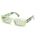 Gafas de sol rectangulares con montura verde menta y patillas de mármol en fondo blanco - Montura Verde Translúcida Lente Gris Translúcida