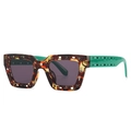 Quadratische Sonnenbrille mit Schildpatt-Rahmen und neongrünen Bügeln mit Cut-outs - Leopardenrahmen Schwarzgrau (C5)