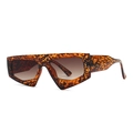 Oversized square tortoiseshell sunglasses with brown gradient lenses on white background - Leopard Frame Gradient Tea Lenses