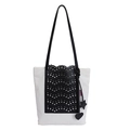 Borsa tote in tela con motivo laser nero traforato e ciondoli a stella e cuore - Stile Taglio Laser Splicing Nero e Bianco / Nero
