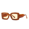 Lunettes de soleil rectangulaires écaillées avec verres jaunes et rivets argentés - C4 Brun Brun Clair