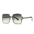 Retro Oversize-Sonnenbrille mit quadratischem Metallrahmen und Perlenverzierung - Gunmetal / Farbverlauf Grün (C5 Gunmetal Farbverlauf Grün)