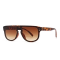 Oversized shield sunglasses with tortoise frame, gradient brown lenses and silver rivets - Leopard Frame Double Tea Lens (C4)