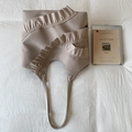 Detailansicht einer beigen Nylon-Einkaufstasche mit Rüschen und D-Ring-Befestigung - Khaki