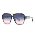 Moderne Retro-Oversize-Sonnenbrille mit Verlaufsgläsern und goldenem Metallsteg - Grau-Rosa-Verlauf (6956)
