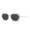 Lunettes de soleil ovales rétro avec monture blanche épaisse et verres gris foncé - Blanc Noir Gris