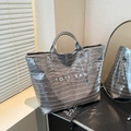 Borsa tote grigia con trama coccodrillo goffrata e scritta bianca TOTE BAG lucida - Grigio