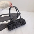 Retro dunkelgraue Denim Baguette Tasche mit Kontrastnähten und Metallnieten-Details - Denim Schwarz