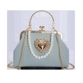 Borsa a mano barocca azzurra con perle e tracolla a catena dorata elegante - Stile Cuore / Blu