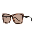 Retro square oversized tortoiseshell sunglasses with metal rivets and dark brown lenses - Leopard Frame Light Tea Lens