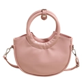 Borsa a cesto a mezzaluna rosa con manico ad anello in metallo e tracolla - Rosa