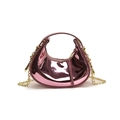 Sac croissant rose métallique chic avec bandoulière dorée en similicuir brillant - Petit / Rose