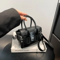 Mini sac bandoulière noir avec texture cuir et boucle métallique argentée - 11*15.5*5cm / Noir