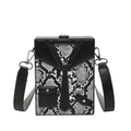 Bolso bandolera rígido retro para hombre con diseño creativo de traje y textura de pitón - Negro