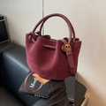 Secchiello in pelle scamosciata bordeaux con coulisse e manico in pelle da donna - Rosso Angola