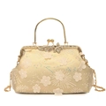 Elegante goudkleurige jacquard avondtas met bloemenpatroon en vlindersluiting - Goud