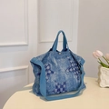 Blaue Denim Tote-Bag mit kariertem Sternmuster und verstellbarem breitem Schultergurt - Blau