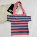 Bolso de hombro de punto a rayas rosas y azules con estilo de color dopamina de moda - Grande / Rosa Grande