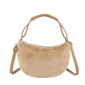 Bolso medialuna de felpa café claro con asa de cuero y detalles metálicos en color plata - Caqui