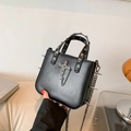 Borsa a tracolla punk gotica in pelle PU nera con croce, catene e borchie metalliche - Croce Nero