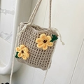 Borsa a secchiello in maglia beige con girasoli gialli e tracolla di perle raffinata - Cachi