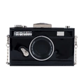 Retro camera-shaped crossbody bag in black patent leather with silver chain strap - Black
