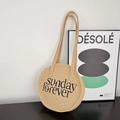 Bolso de hombro redondo de paja tejida caqui Sunday Forever bordado en negro - Caqui