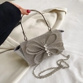 Silberne Abendtasche mit Strass-Schmetterling, Metallgriff und abnehmbarer Kette - Silber
