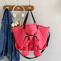 Grande borsa shopper trapuntata rosa con una bambola rana 3D e occhi a forma di X - Rosa Rossa