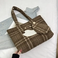 Borsa tote a quadri marroni con toppa cane carino e piccola pochette rotonda inclusa - Marrone