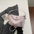 Borsa vintage rosa chiaro in pelle opaca con chiusura a T argento e tracolla regolabile - Rosa