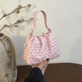 Elegante borsa a secchiello rosa arricciata con perle e fibbia in metallo argento - Rosa