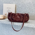 Fashionable dark reddish brown pleated cloud bag in glossy leather with shoulder strap - Leather Strap Style / Red