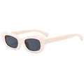 Gafas de sol retro color crema con lentes oscuras y montura geométrica gruesa - Beige