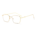 Lunettes de soleil rétro rectangulaires avec monture dorée fine et verres clairs - Monture Or Lentille Claire